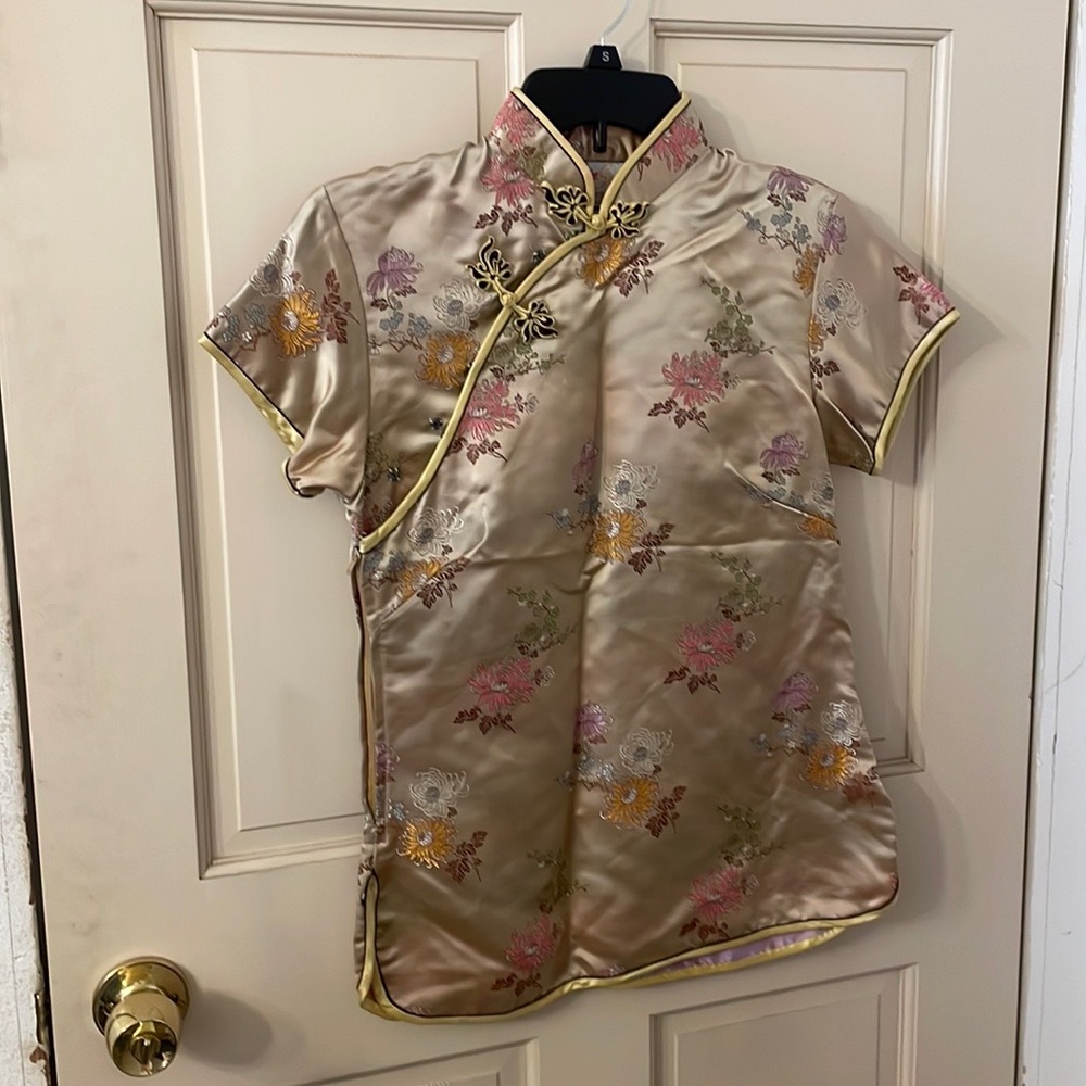 Vintage 1990s Oriental Chinese Geisha Kimono Gold Top Blouse. Sz: 36 W:30” M